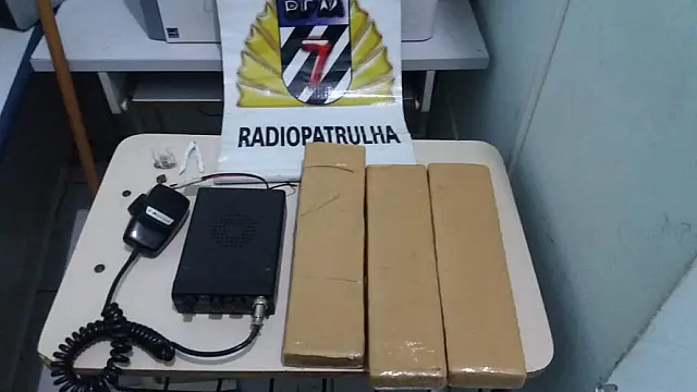Polícia prende pela terceira vez traficante que vendia maconha com ajuda de rádio comunicador