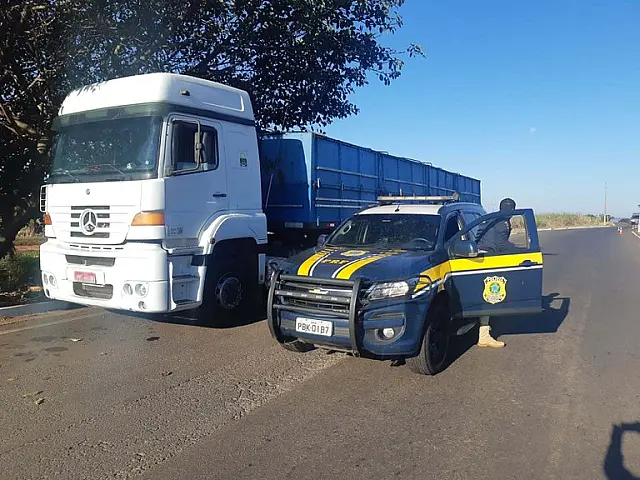 PRF recupera na BR-267 carreta roubada no Rio de Janeiro