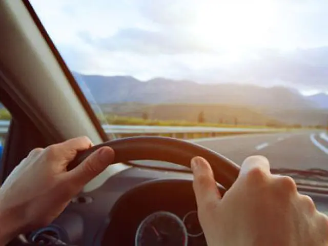 Dirigir triste ou com raiva causa mais acidentes do que falar ao celular