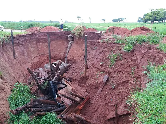 Chuva forte interdita tráfego em três rodovias estaduais