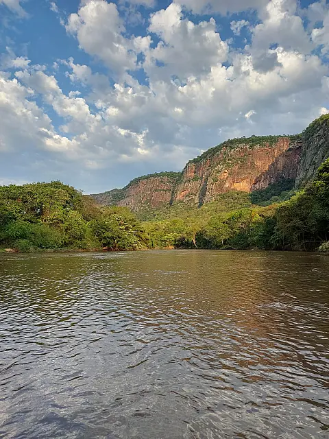 Aquidauana amanhece com sol entre nuvens e terá calor de 37°C nesta terça
