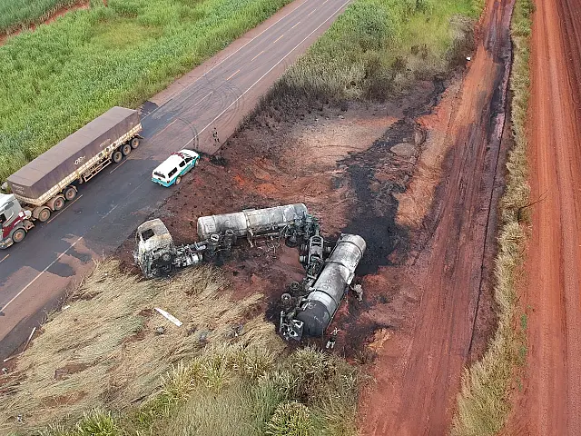 PMA autua empresa em R$ 43 mil pela poluição causada em acidente com morte na BR-267