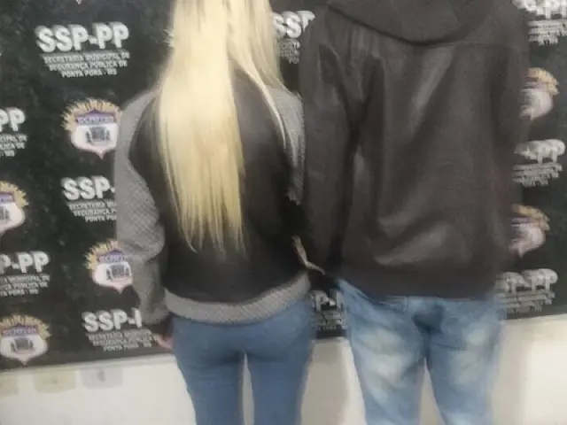 Casal é preso por tráfico ao tentar levar droga para Dourados