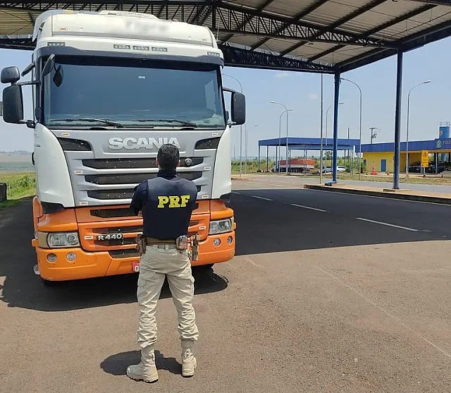PRF prende caminhoneiro que dirigia sob efeito de anfetamina