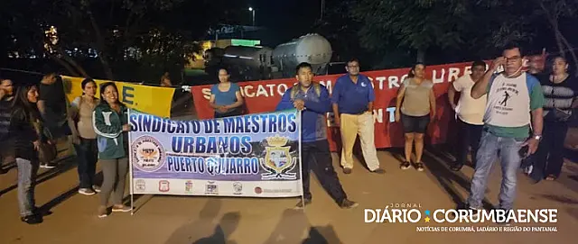 Professores voltam a fechar fronteira da Bolívia com Corumbá