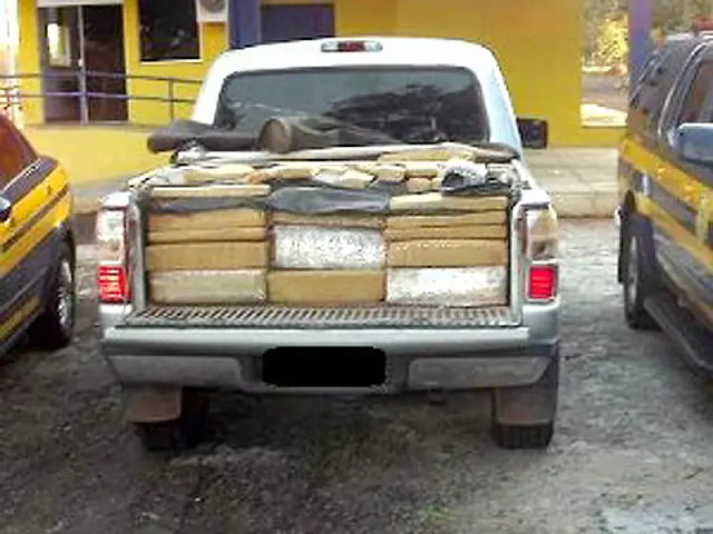 PRF apreende 900 quilos de maconha em Anastácio
