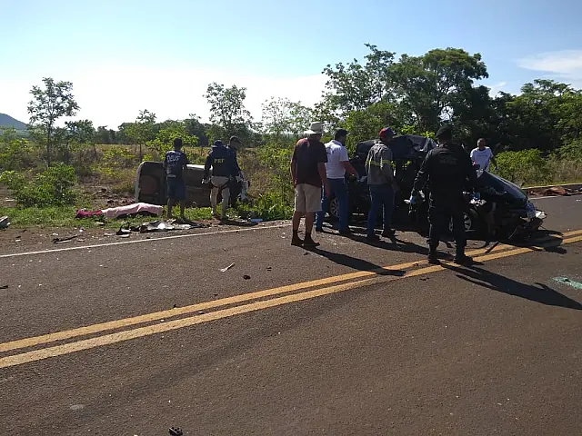 Cinco pessoas morrem em colisão frontal na MS-060