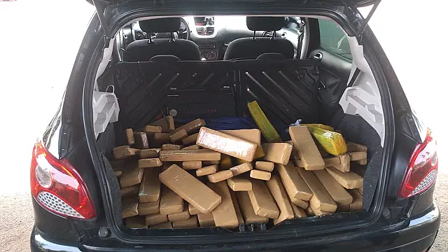 Na MS-156, mulher é presa transportando 130 kg de maconha