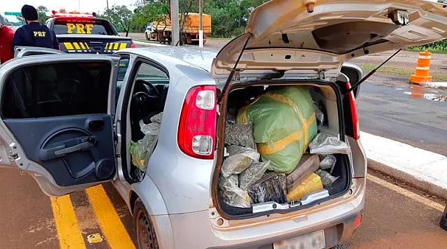 PRF apreende 400 Kg de maconha e skunk em Guia Lopes da Laguna