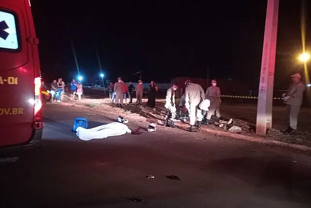 Dois morrem após motocicleta atingir poste em Campo Grande