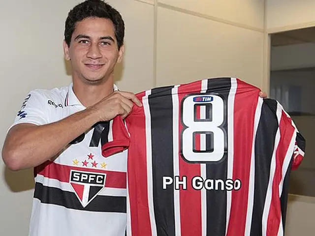 Ganso rescinde com o Santos e assina contrato com o São Paulo