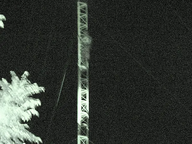 Por duas vezes, jovem ameaça pular de torre de internet