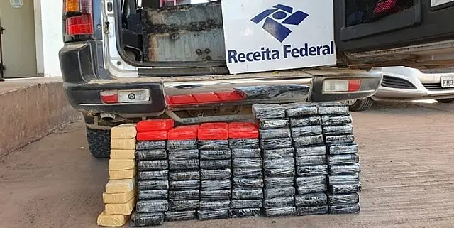 Casal é preso com 82 quilos de cocaína em posto da Receita Federal em MS