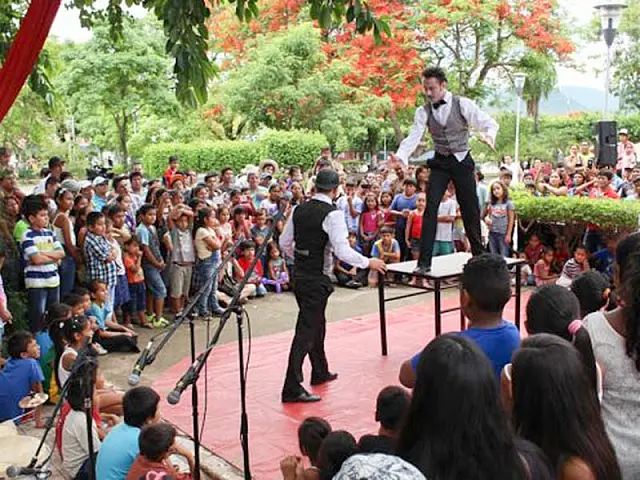 Poropopó Varietê leva a magia do circo à Puerto Quijarro