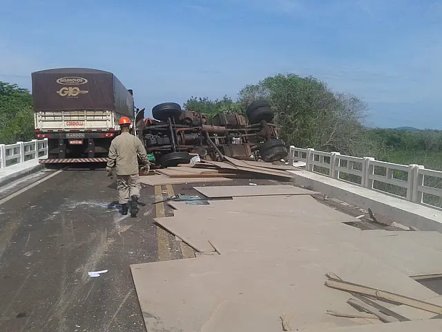 Motorista de 55 anos morre após ser arremessado em acidente no Pantanal