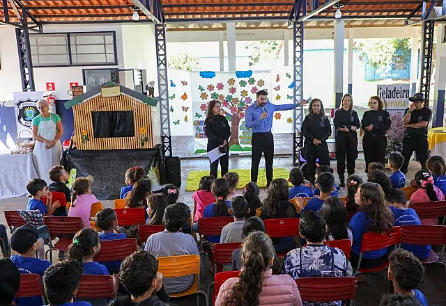 Projeto leva biblioteca em geladeira reciclada para escola de Piraputanga