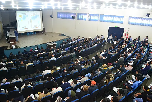 Simpósio traz palestra sobre alta produtividade da soja