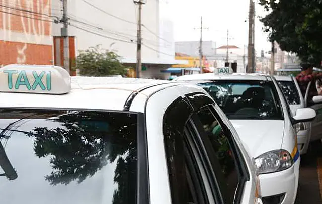 Homem tenta entregar droga de táxi, mas é preso em flagrante