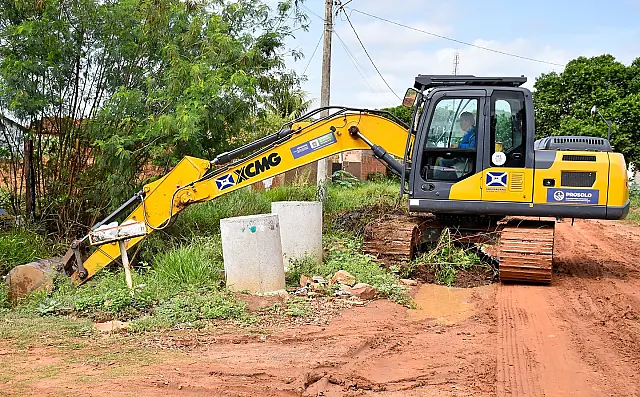 Rua Toro Nakayama passa por manutenção na drenagem após chuvas