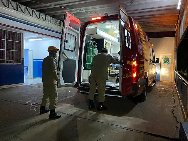 Passageira de moto sofre ferimentos em acidente em Aquidauana