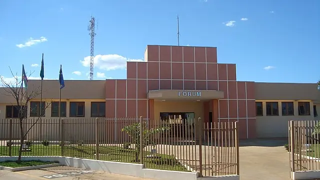 Professor pagará R$ 10 mil por chamar aluna de "urubu"