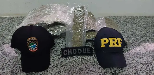 Homem 'molda' tórax com droga e acaba preso em operação policial