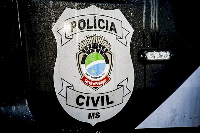 Trio esfaqueia e rouba caminhoneiro em Corumbá