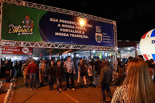 Festa da Linguiça de Marcaju continua neste sábado com show da dupla Gian e Giovani
