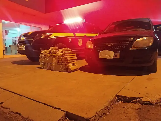 PRF apreende 83 Kg de maconha e 2 Kg de skunk em Água Clara