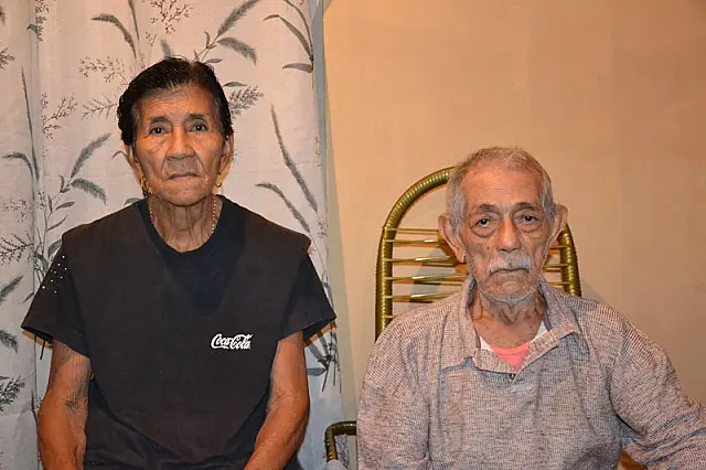 Com dinheiro do bingo e doações, idosos vão reconstruir casa após incêndio