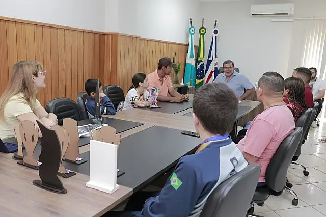 Anastácio recebe atletas que disputarão os Jogos Escolares Brasileiros