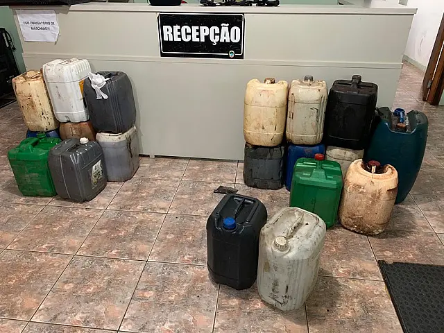 Dono de borracharia é autuado em R$ 5 mil por comercialização de combustível ilegal
