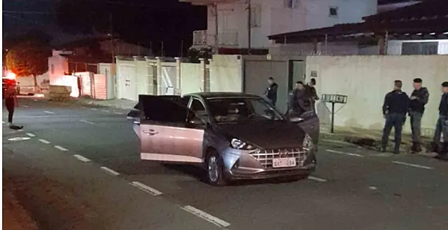 Jovem é morto a tiros dentro de carro em Campo Grande