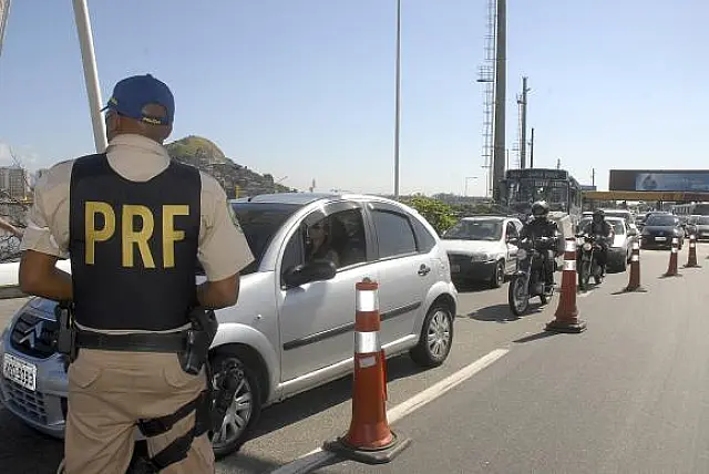 Polícia Rodoviária Federal quer reduzir acidentes nas estradas