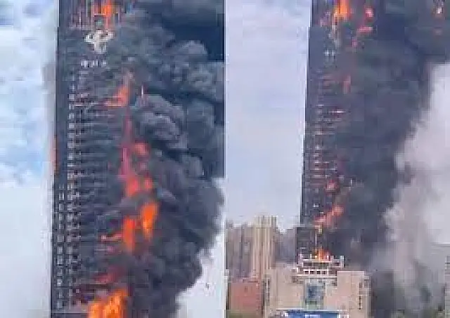 Incêndio destrói aranha-céu de mais de 200 metros na China