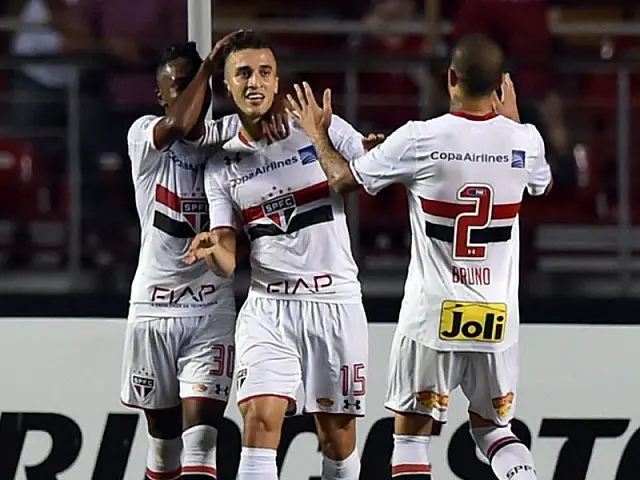 Em melhor atuação do ano, São Paulo goleia Trujillanos e assume segundo lugar do Grupo 1