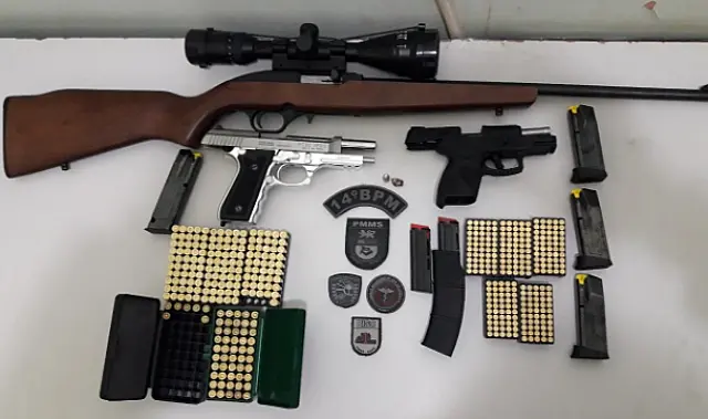 Homem dispara arma em via pública e PM apreende armamento