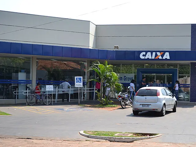 Bancários deflagram greve nacional por salário e condições de trabalho