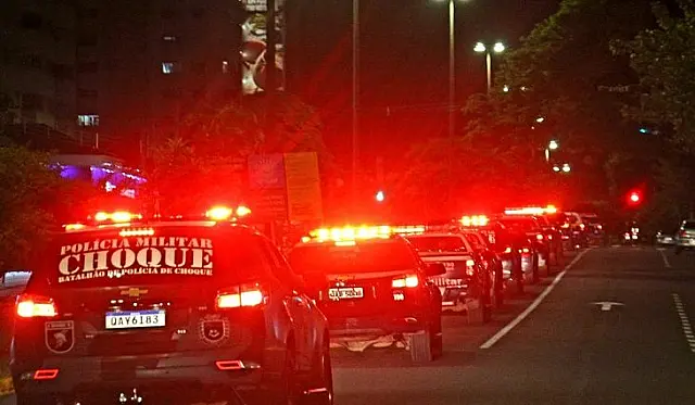 Novo toque de recolher inicia com fechamento de bares e dispersão de pessoas na Capital