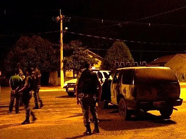7º BPM prende três pessoas por porte de drogas