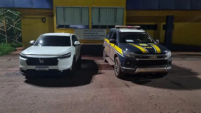 PRF recupera veículo adulterado com registro de roubo em Corumbá