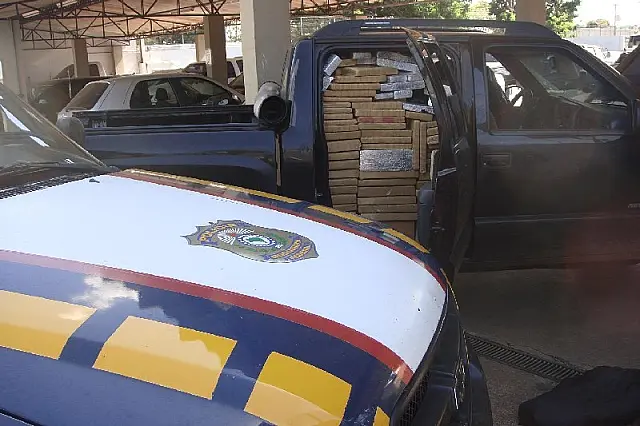 PRF apreende 781 quilos de maconha na BR-262