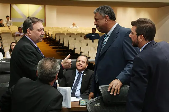 Aprovada prioridade de vacinação contra gripe para feirantes