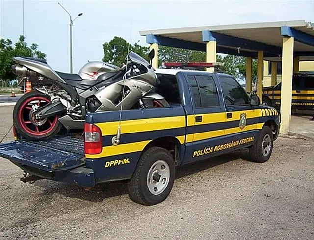Policiais da Delegacia PRF de Anastácio recuperam moto furtada