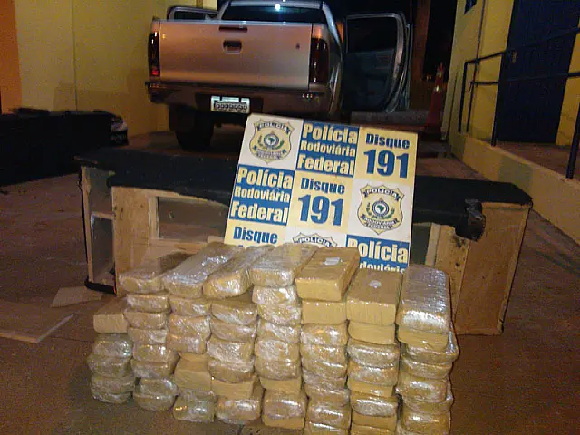PRF prende empresário com 209 quilos de drogas na BR-262