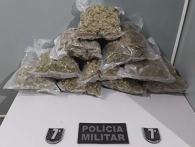 Adolescente é apreendida com 5 kg de maconha durante operação na BR-262