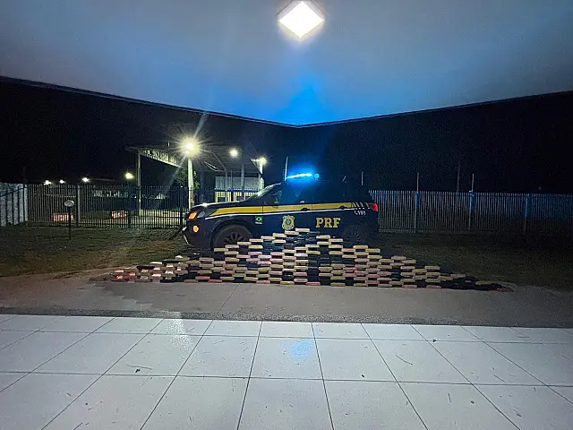 PRF apreende 182 kg de cocaína em caminhão na BR-262 em Corumbá