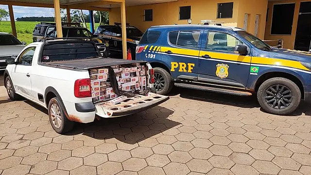 Motoristas fogem e abandonam carga de 25 mil maços de cigarro