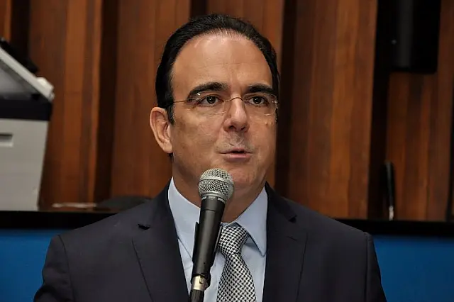 Projeto de Felipe veda atos públicos com aglomeração de pessoas para conter coronavírus