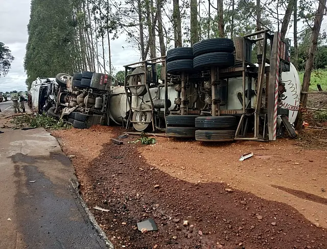 Empresa é multada em R$ 15 mil por derramar combustível na BR-158